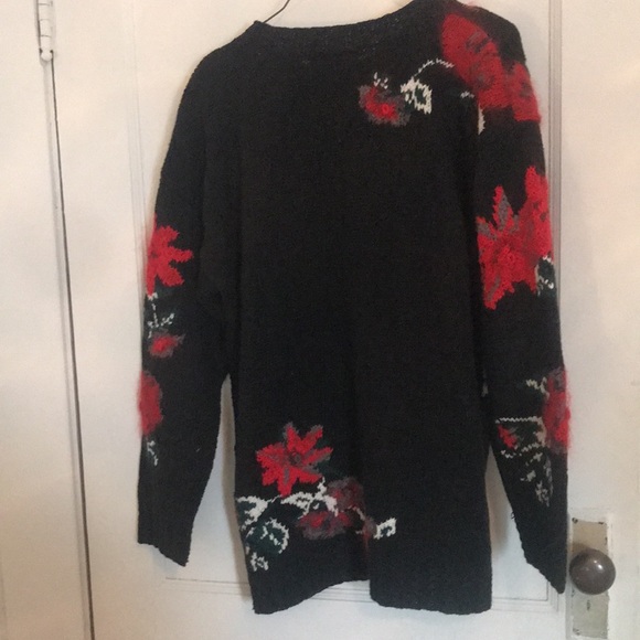 Paris sport club Hand kitted  fuzzy oversized sweater and light padded shoulders - Picture 8 of 8